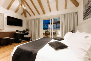 Double Room With Terrace With Landmark View