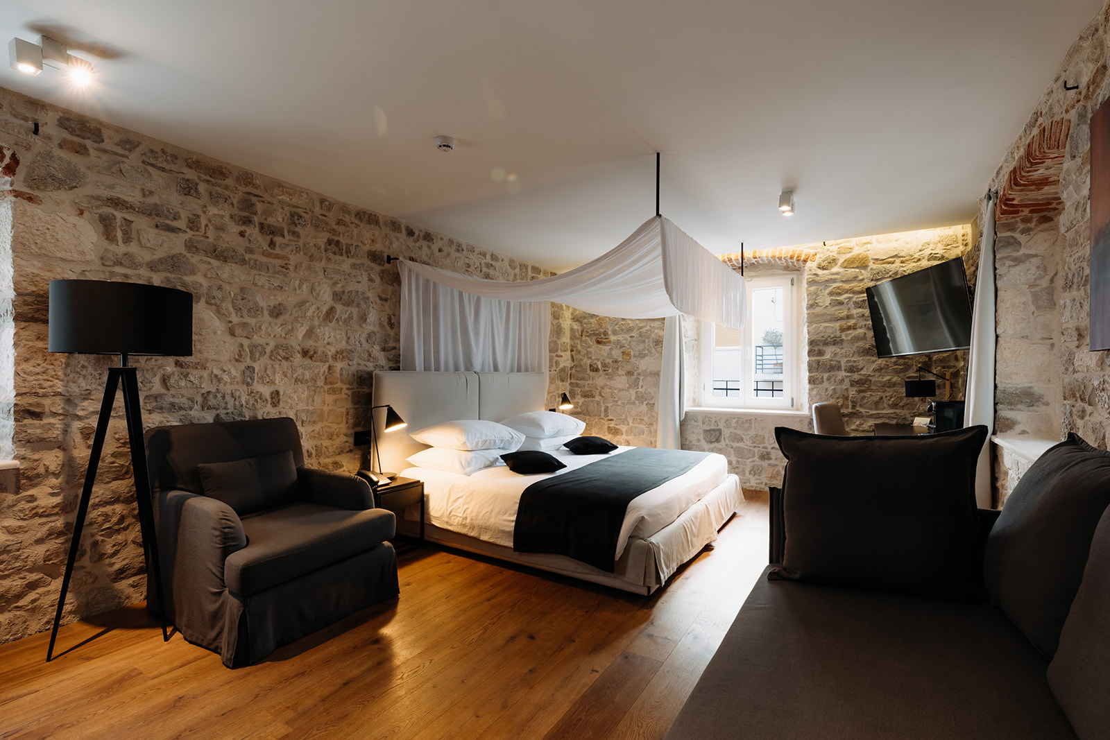 King Suite With Old Town View